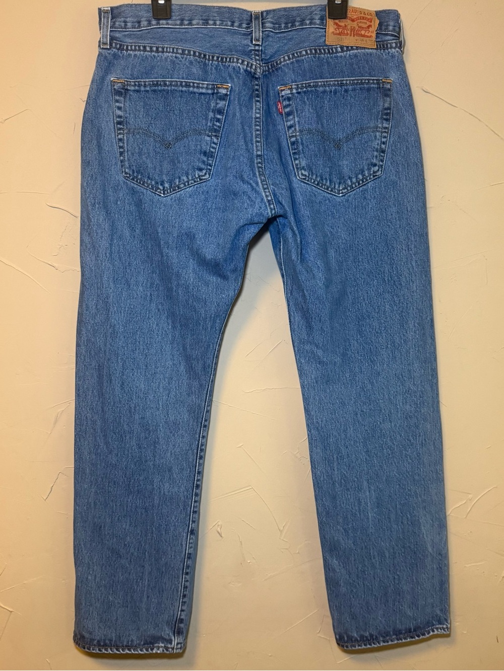 Classic Levi's 501 Button Fly Jeans Mens Size 36/30 Medium Wash Blue Denim